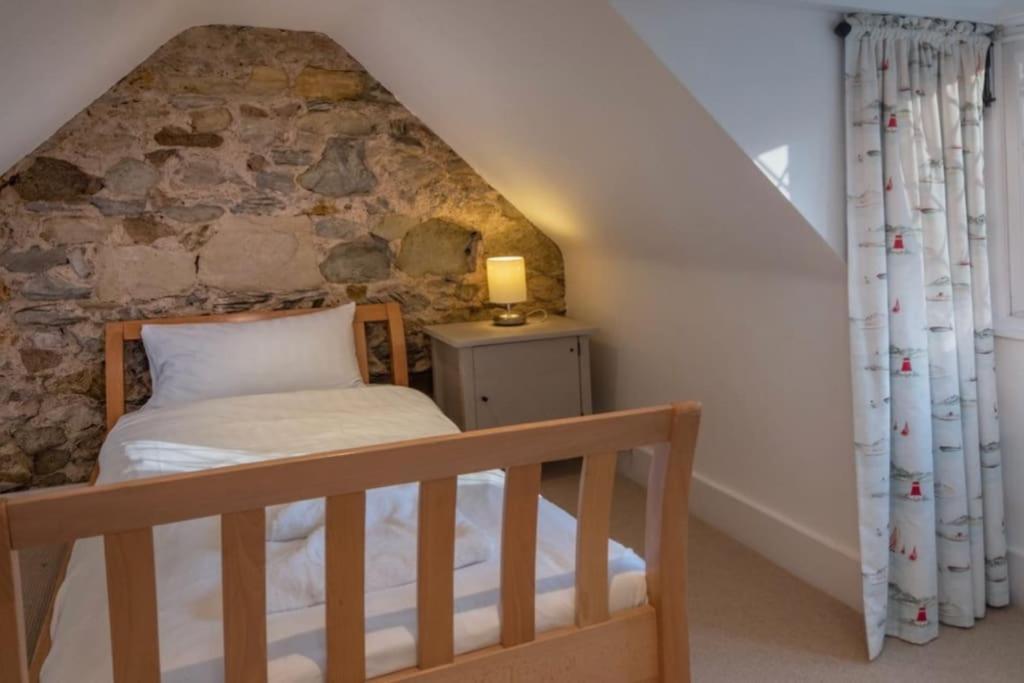 The Old Boat House, Seaview - Seafront Three Bedroom Cottage With Separate Two Bedroom Annexe מראה חיצוני תמונה